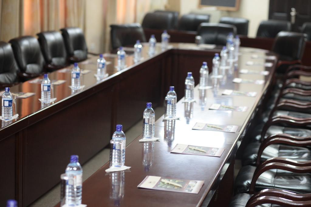 City Royal Resort Hotel Kyambogo  외부 사진