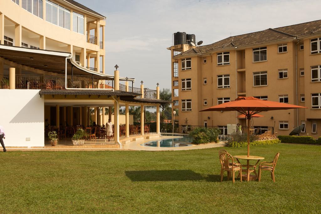 City Royal Resort Hotel Kyambogo  외부 사진