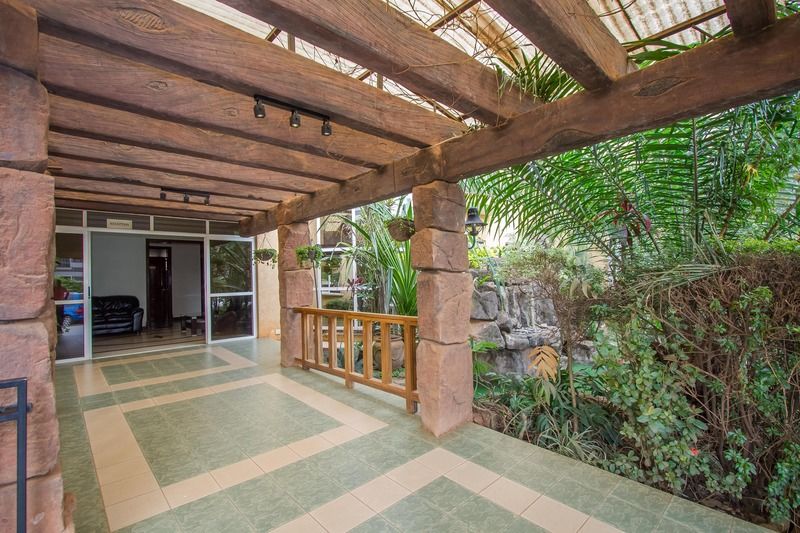 City Royal Resort Hotel Kyambogo  외부 사진