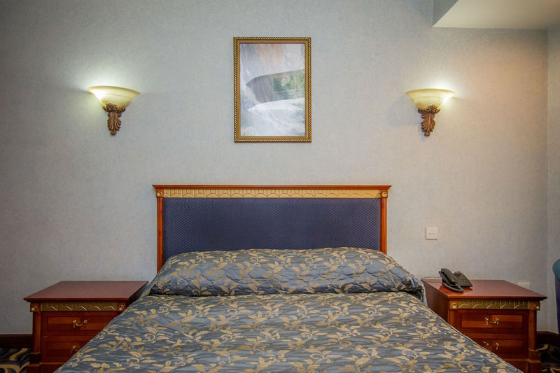 City Royal Resort Hotel Kyambogo  외부 사진