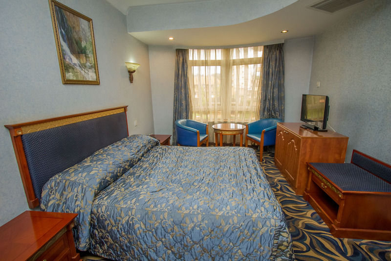 City Royal Resort Hotel Kyambogo  외부 사진