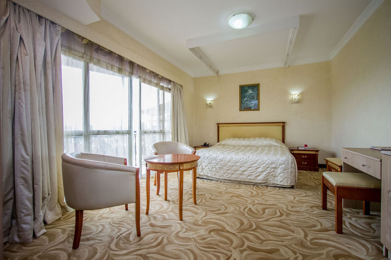 City Royal Resort Hotel Kyambogo  외부 사진