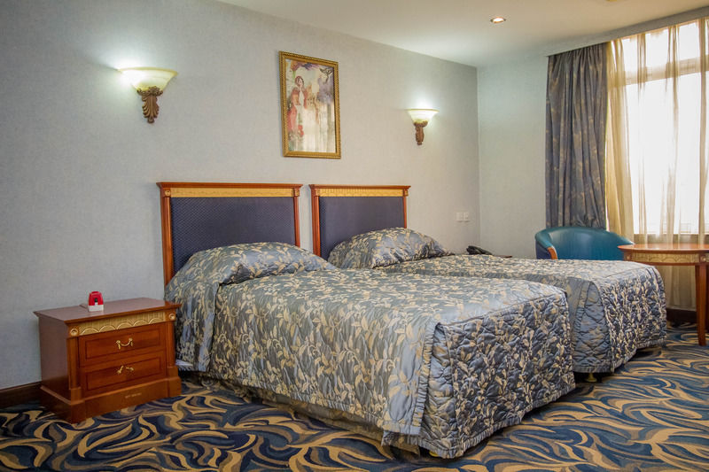 City Royal Resort Hotel Kyambogo  외부 사진