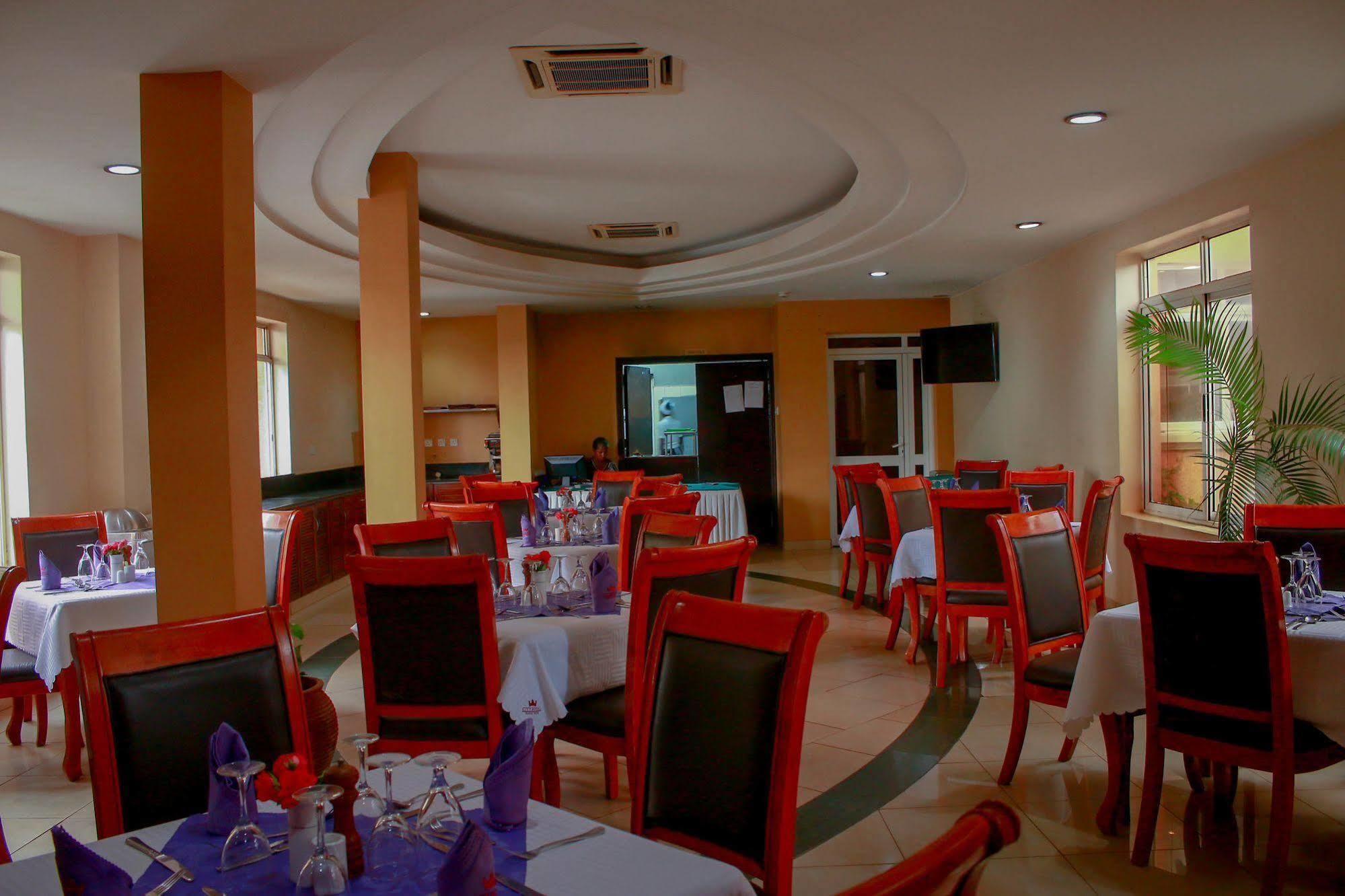 City Royal Resort Hotel Kyambogo  외부 사진