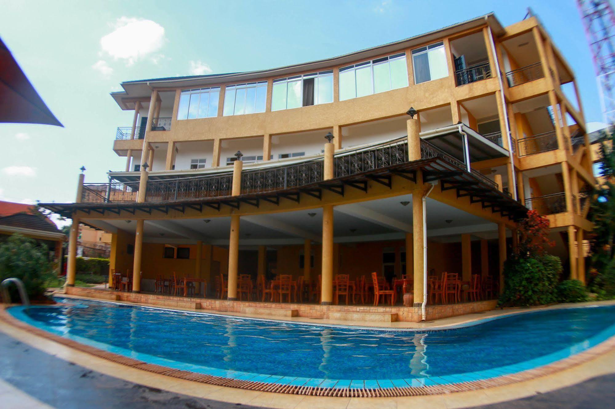 City Royal Resort Hotel Kyambogo  외부 사진