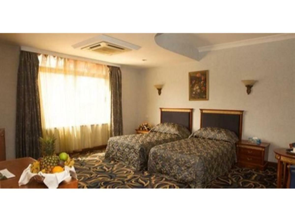 City Royal Resort Hotel Kyambogo  외부 사진